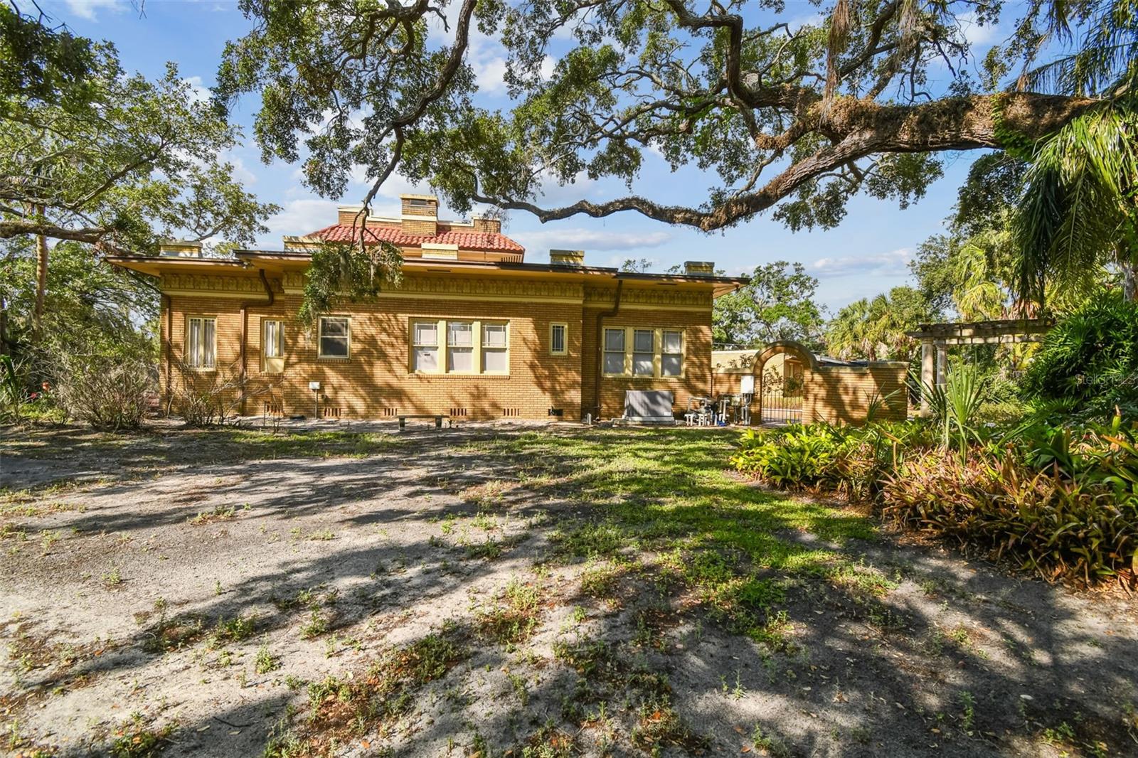 Image 6 of 10 For 2710 Dundee Street