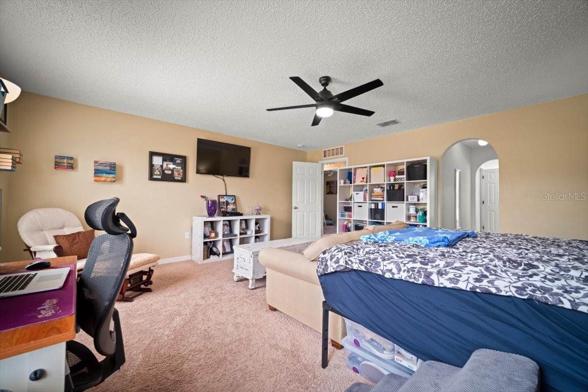 Image 15 of 17 For 12 Roxland Lane