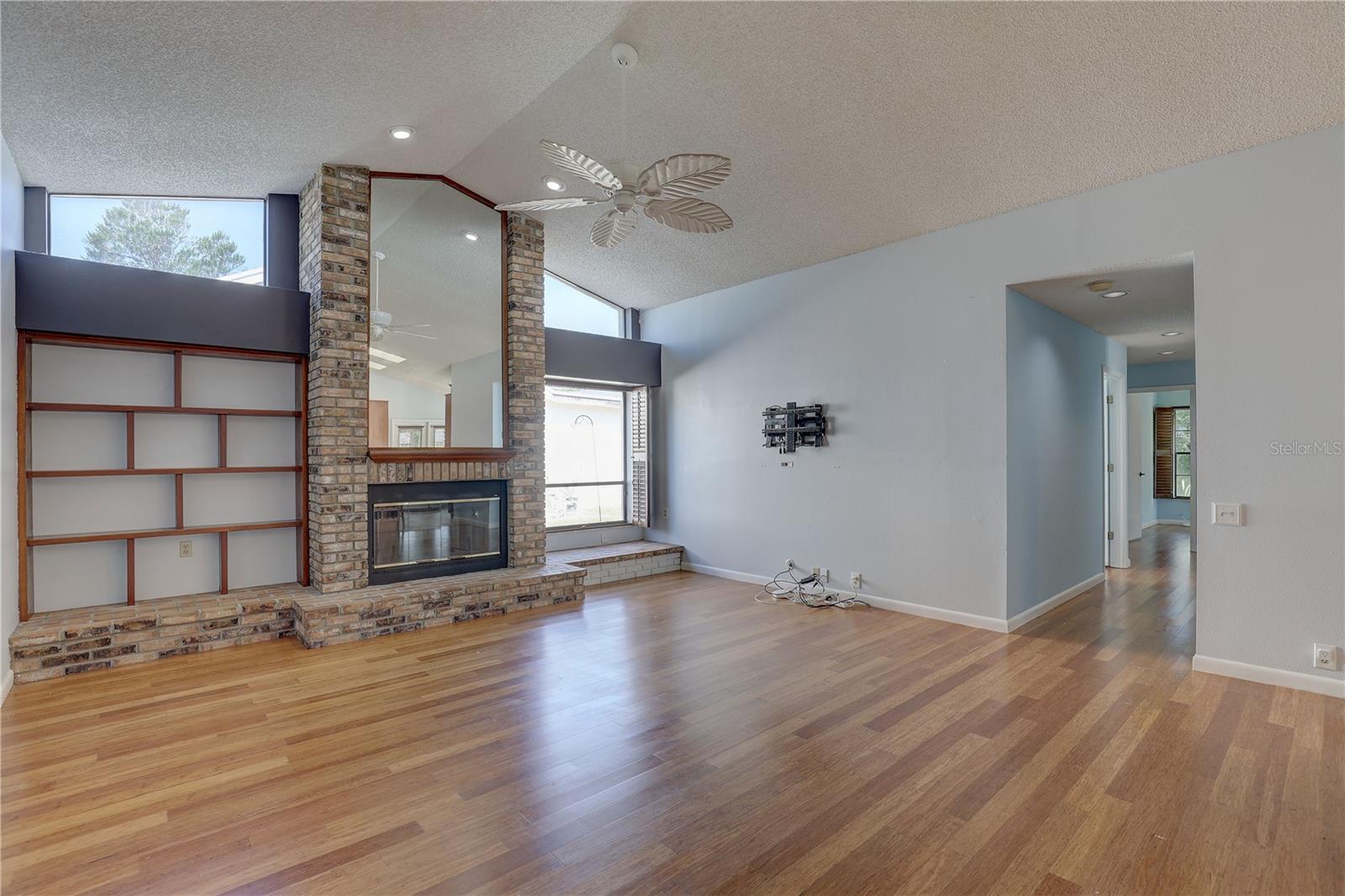 Image 14 of 64 For 8521 Caitlin Court