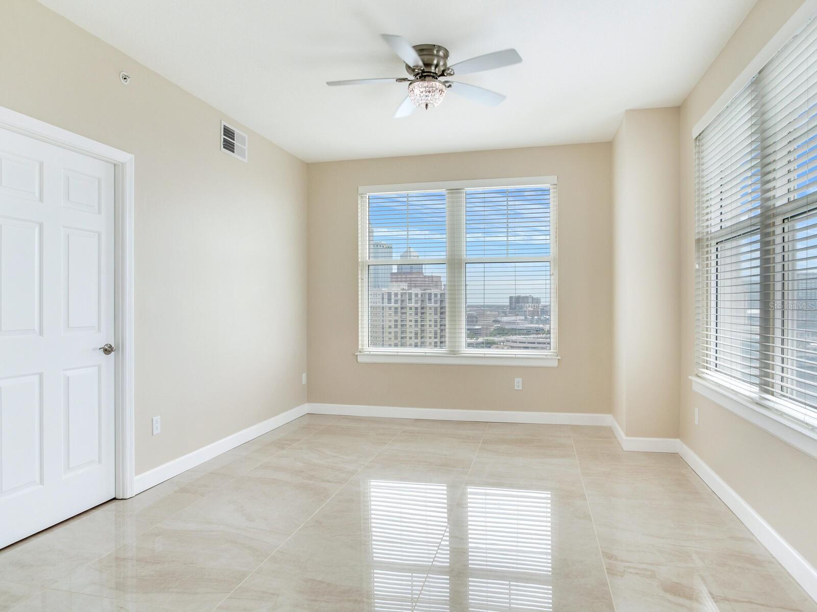 Image 13 of 40 For 345 Bayshore Boulevard 1813