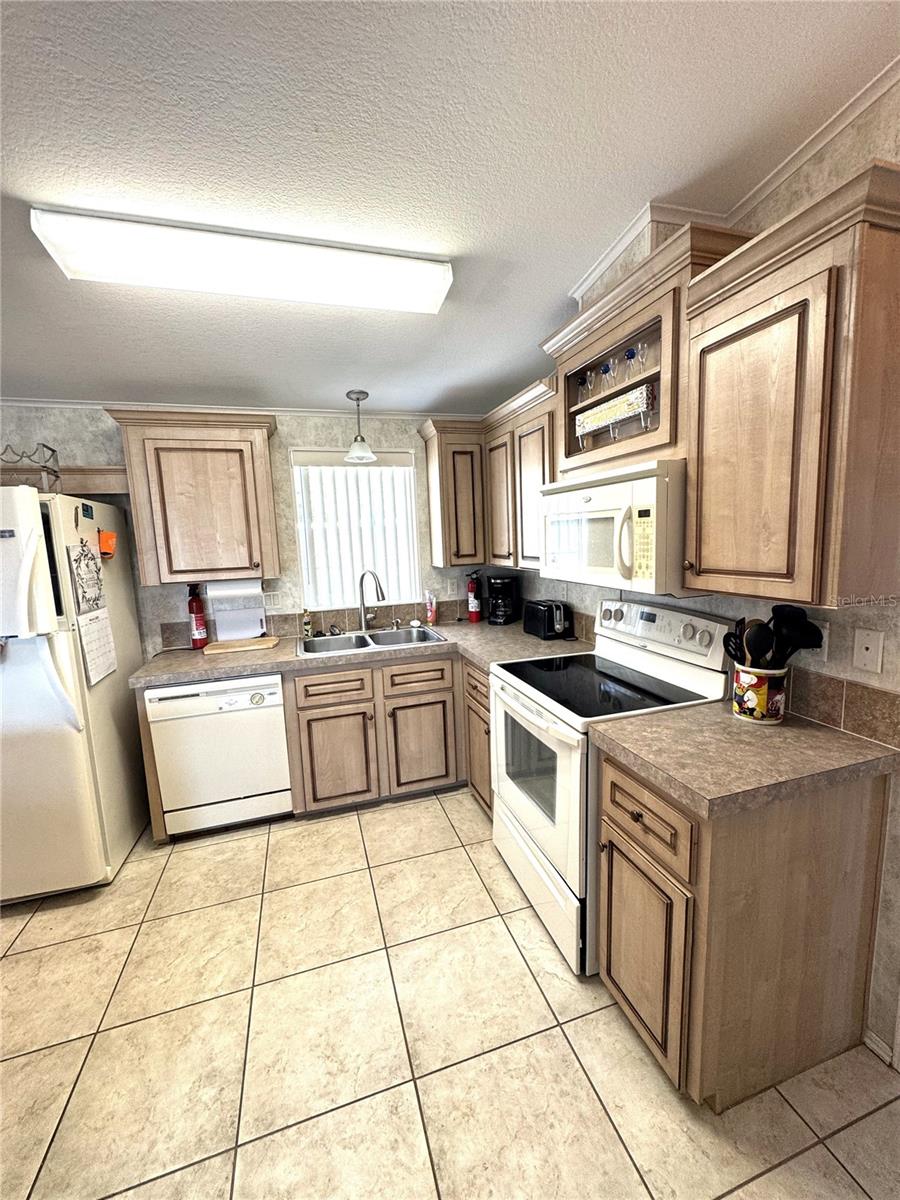 Image 4 of 14 For 11228 102nd Street N 180