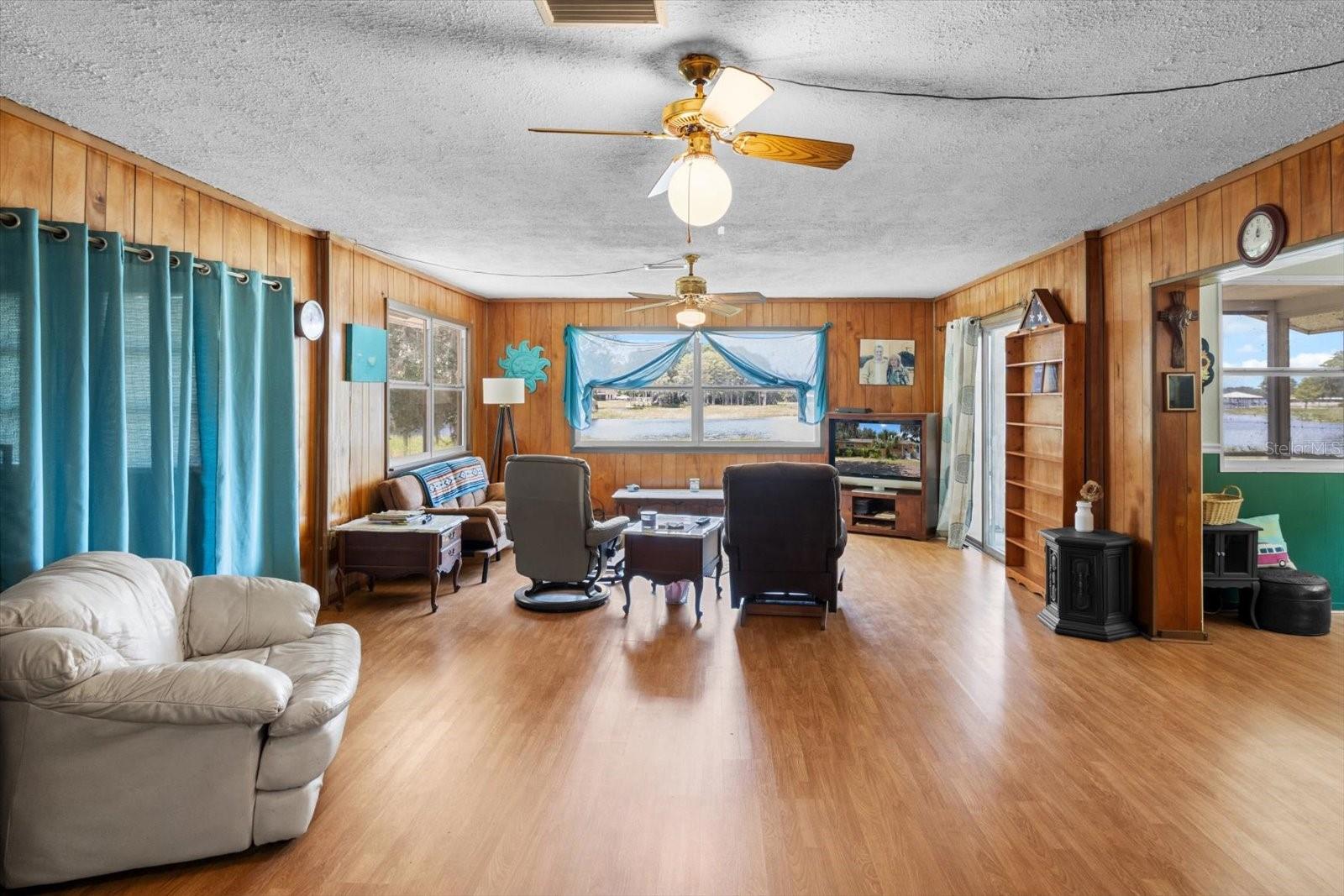 Listing photo id 7 for 1226 Telephone Point Road