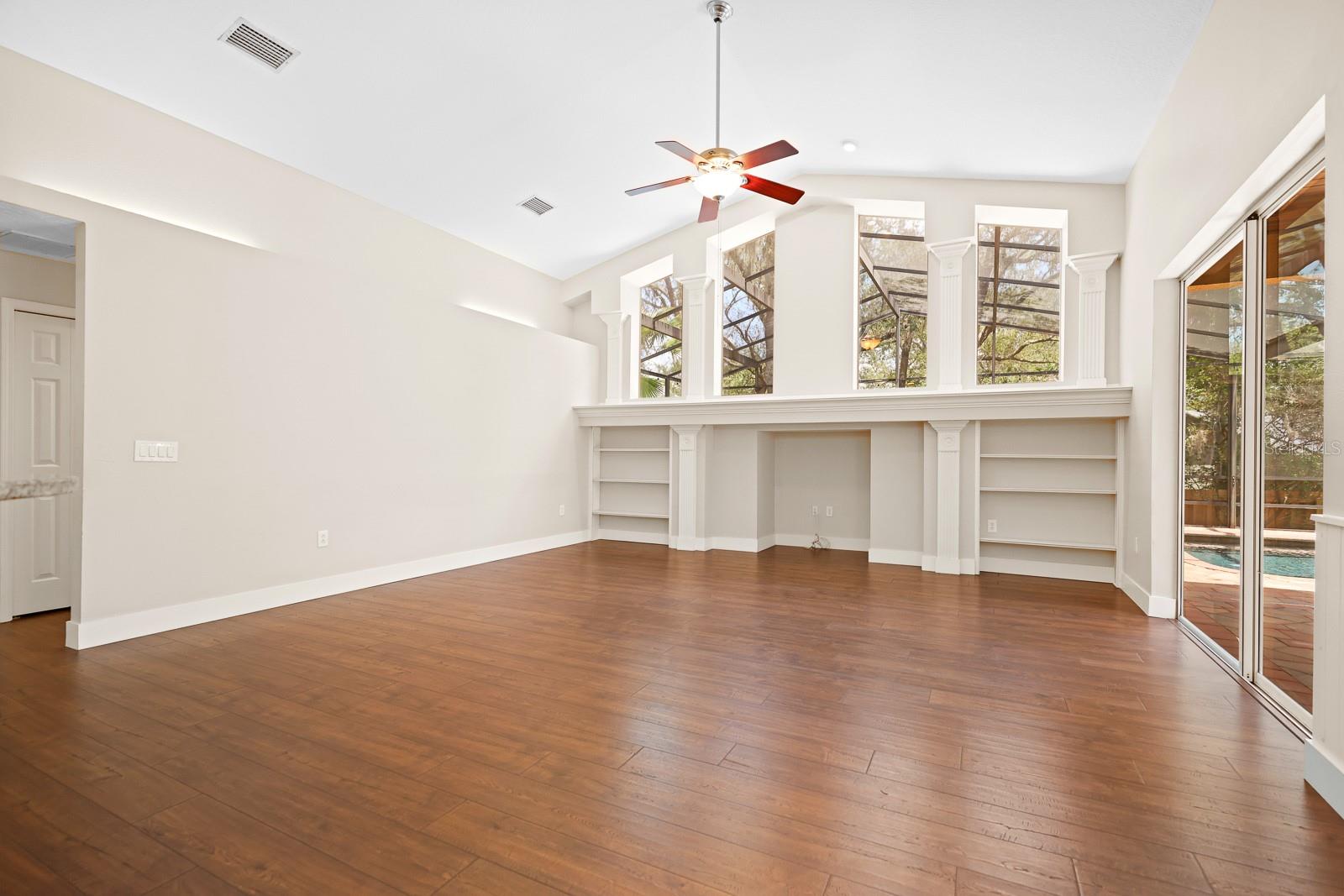 Image 5 of 36 For 10135 Paddock Oaks Drive