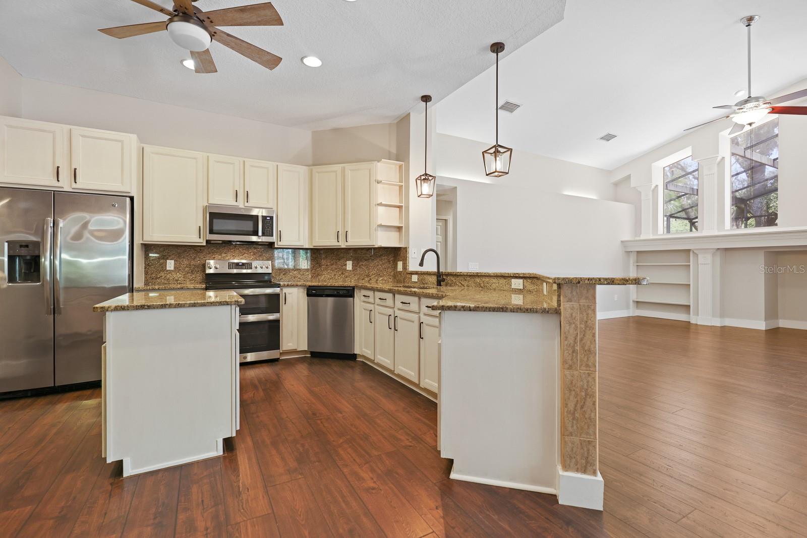 Image 7 of 36 For 10135 Paddock Oaks Drive