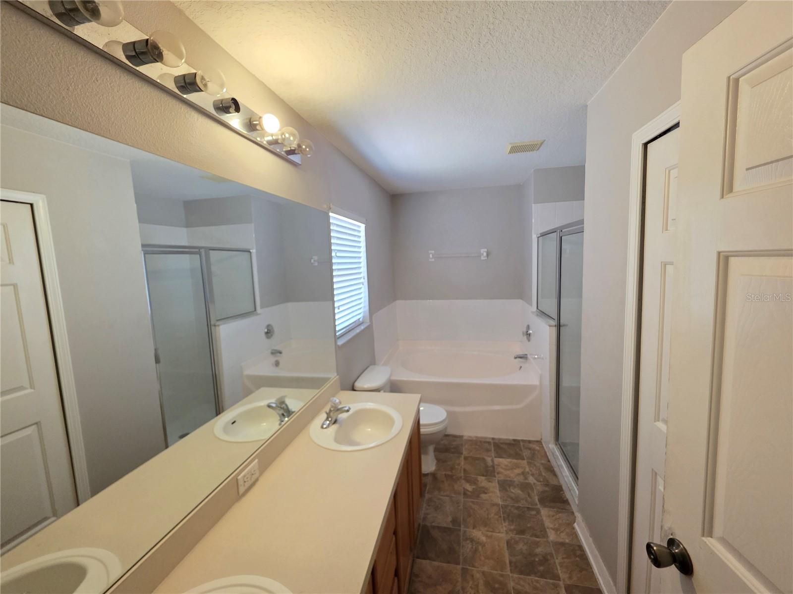 Image 11 of 18 For 2614 Queen Alberta Drive