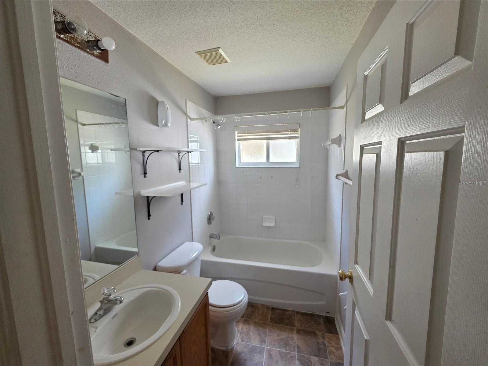 Image 17 of 18 For 2614 Queen Alberta Drive