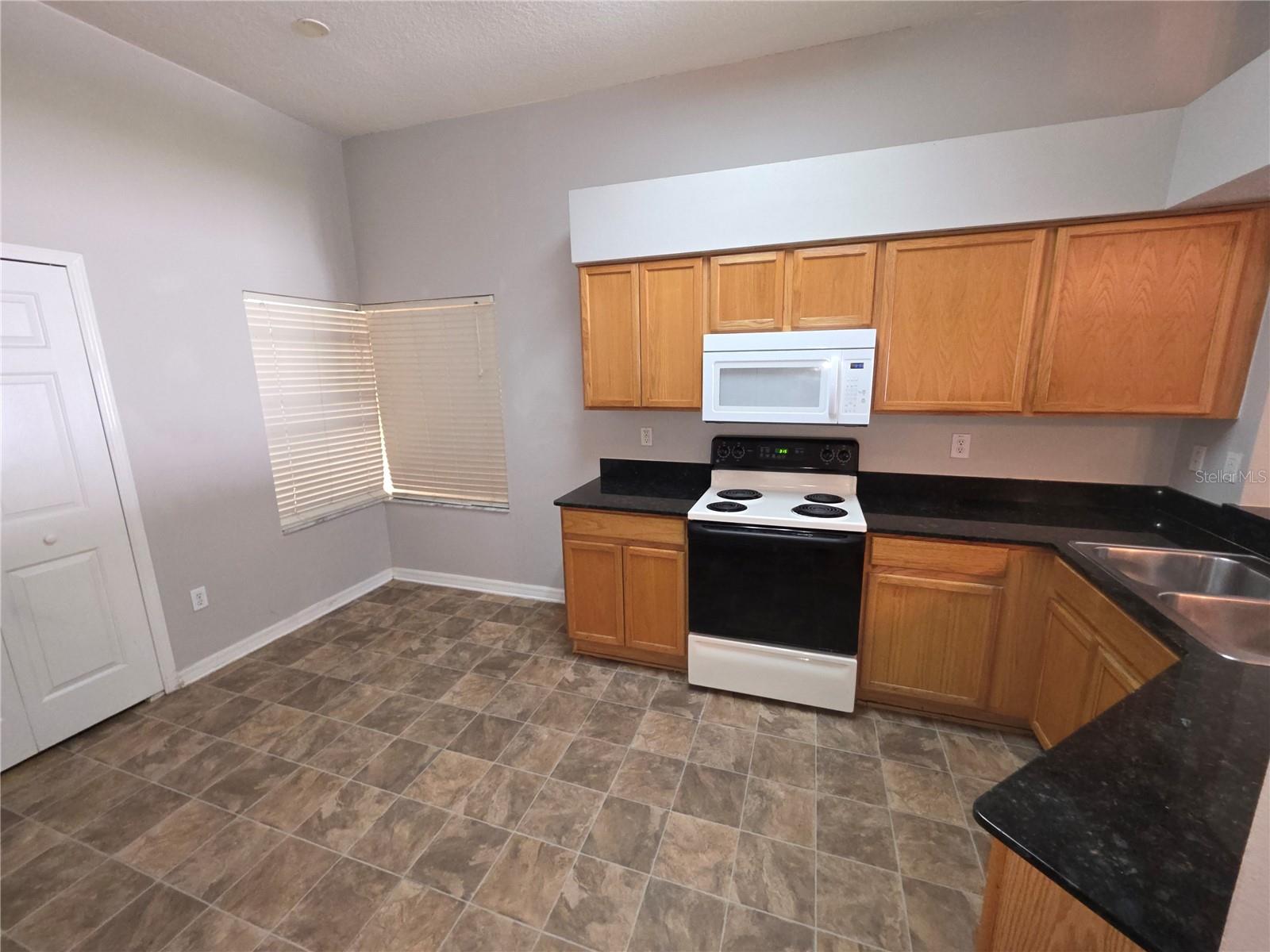 Image 6 of 18 For 2614 Queen Alberta Drive