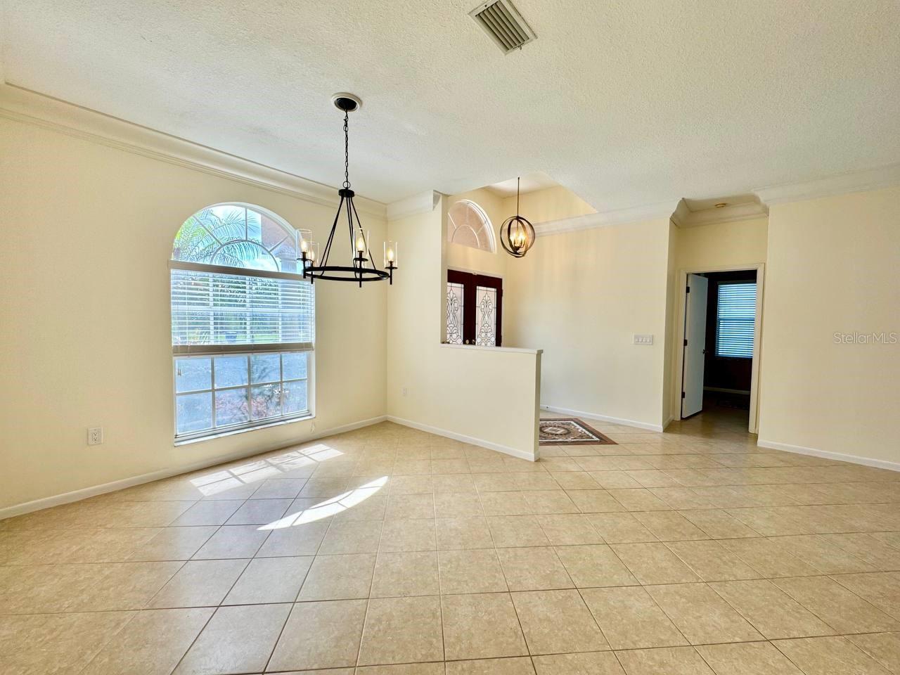 Image 7 of 54 For 4336 Worthington Circle