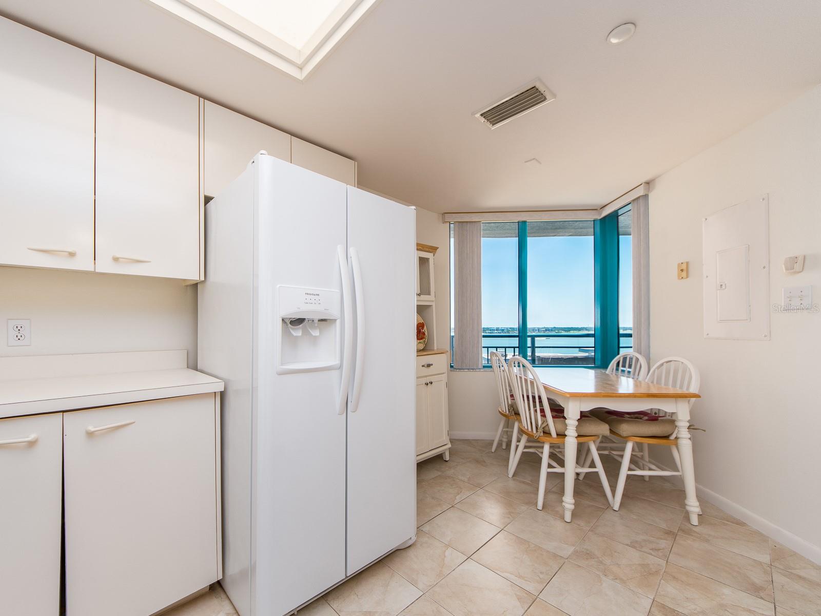 Image 23 of 67 For 1520 Gulf Boulevard 1505