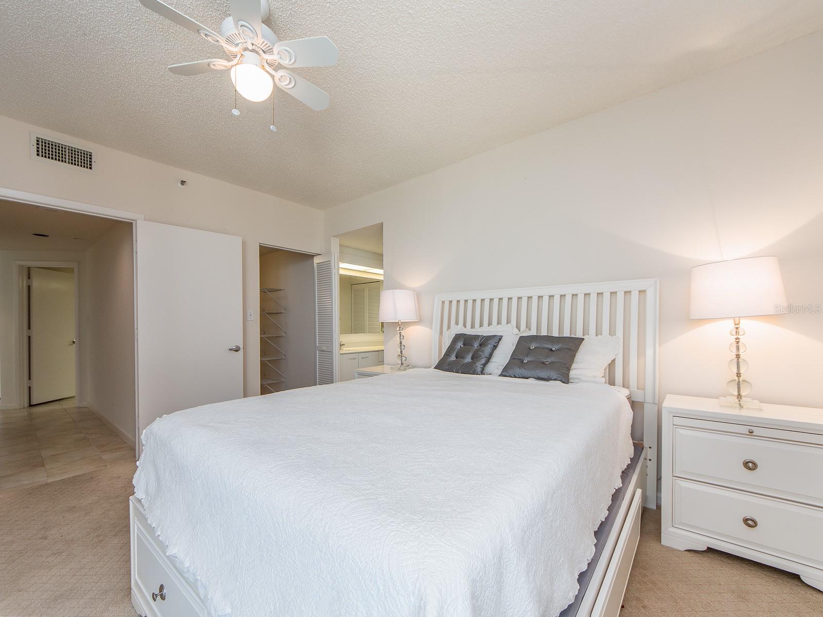 Image 28 of 67 For 1520 Gulf Boulevard 1505