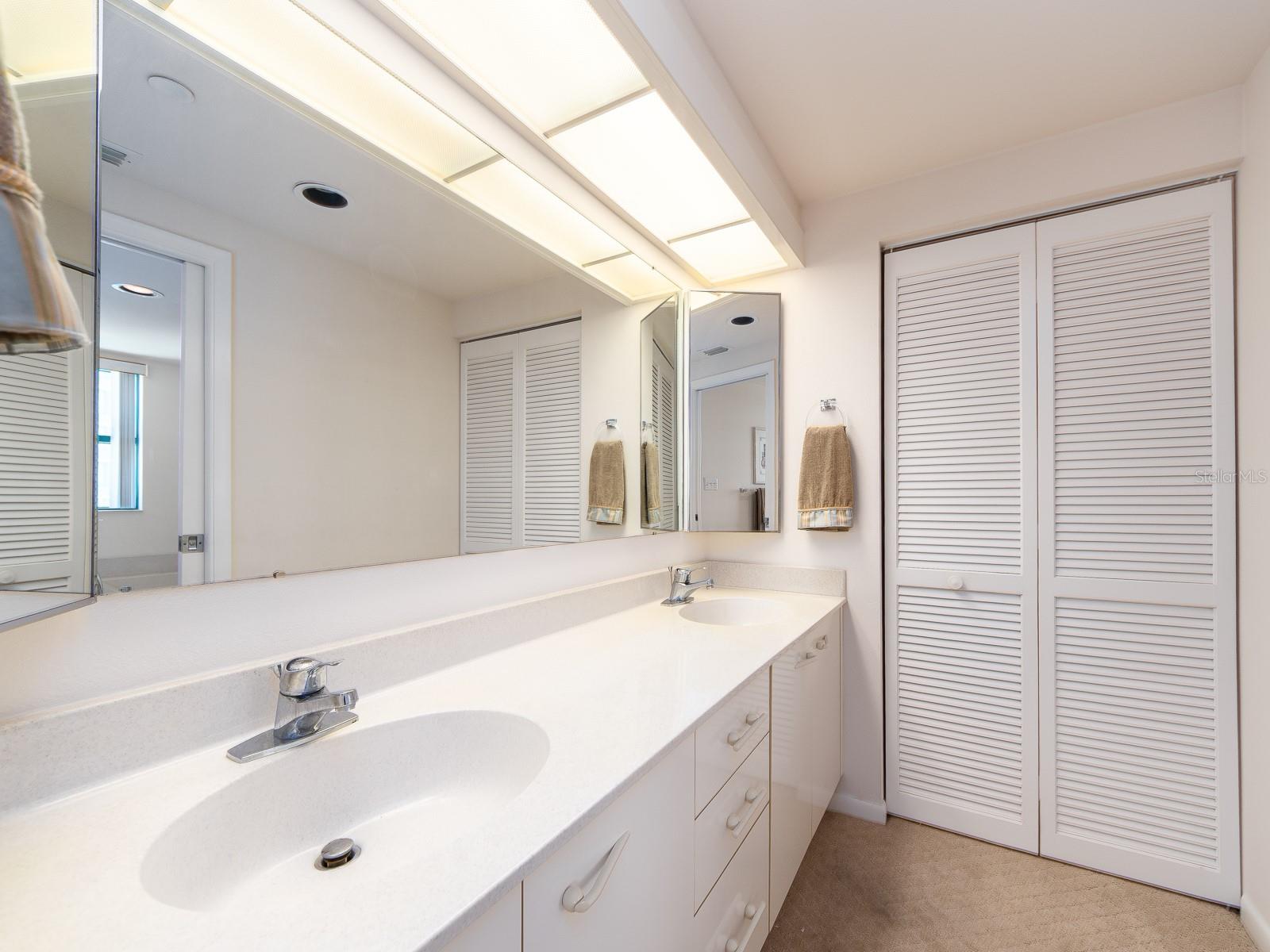 Image 30 of 67 For 1520 Gulf Boulevard 1505