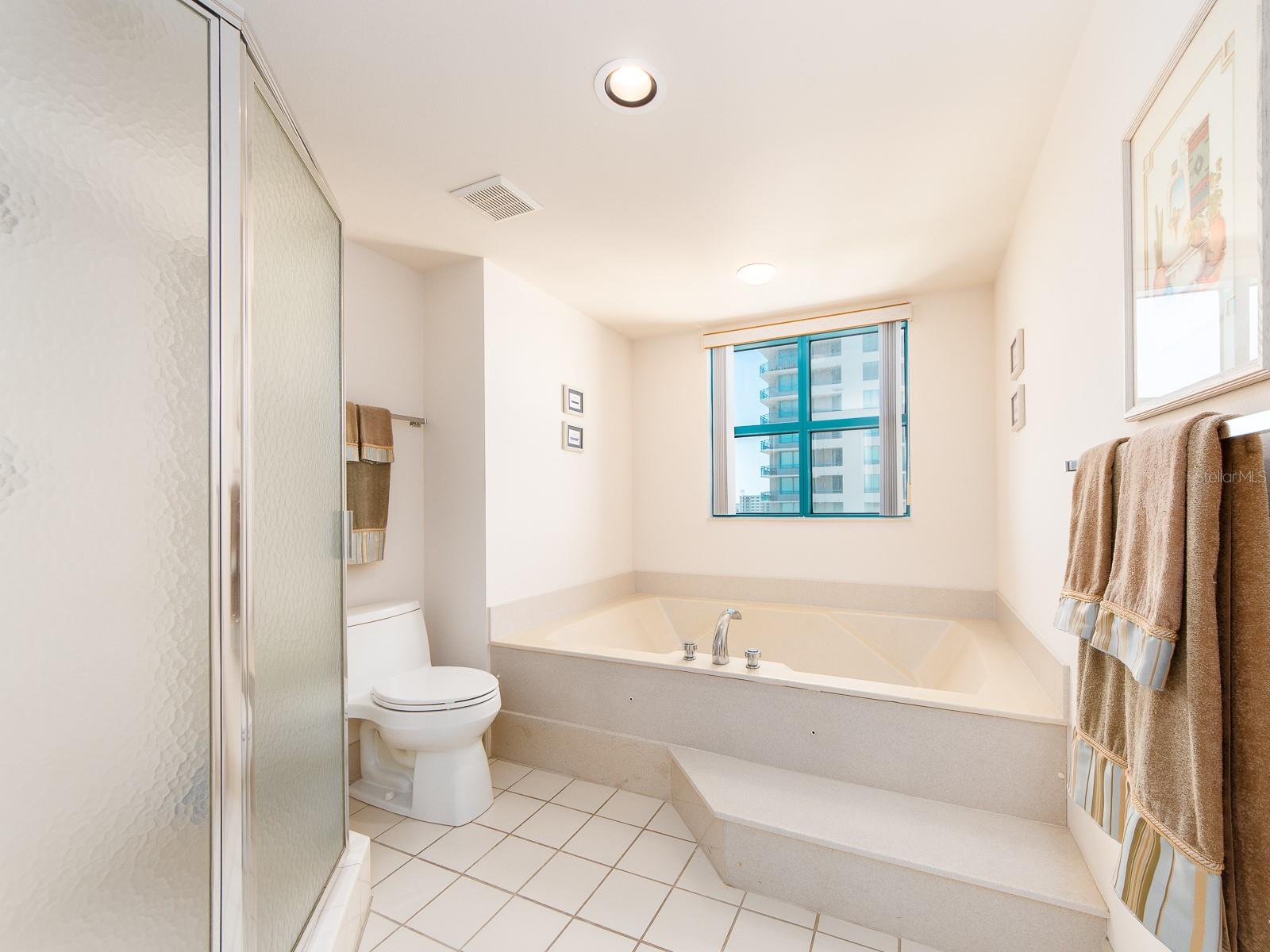 Image 31 of 67 For 1520 Gulf Boulevard 1505