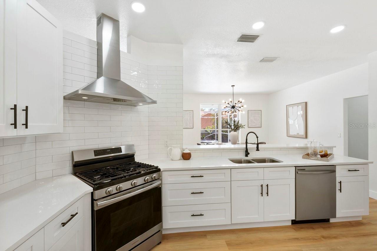 Image 14 of 33 For 970 Ridgewood Terrace