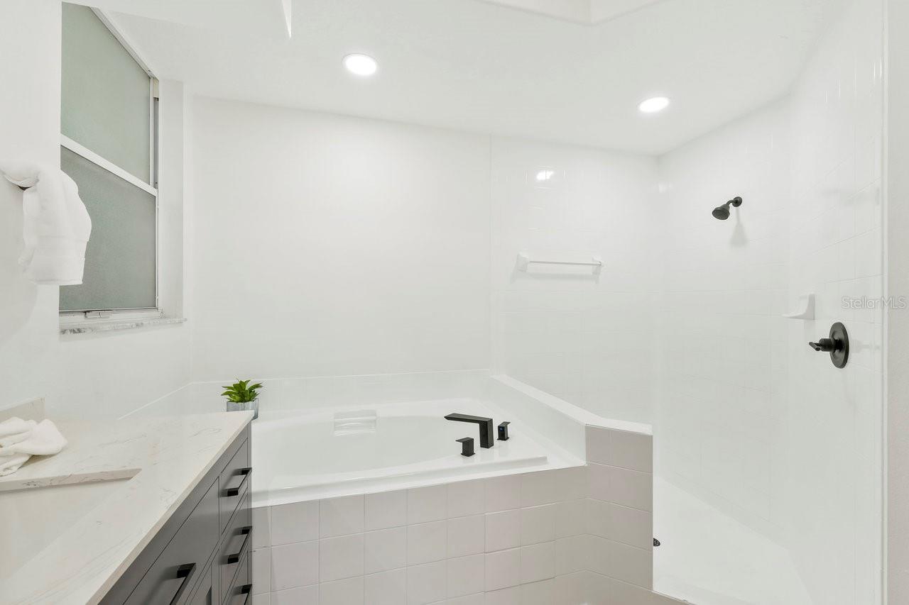 Image 17 of 33 For 970 Ridgewood Terrace