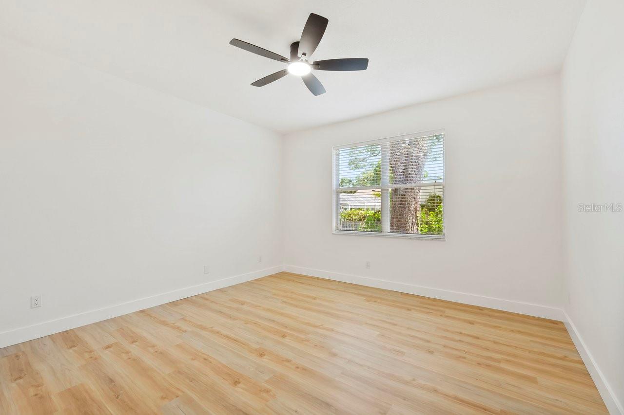 Image 22 of 33 For 970 Ridgewood Terrace