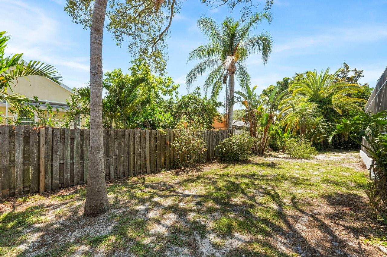 Image 29 of 33 For 970 Ridgewood Terrace