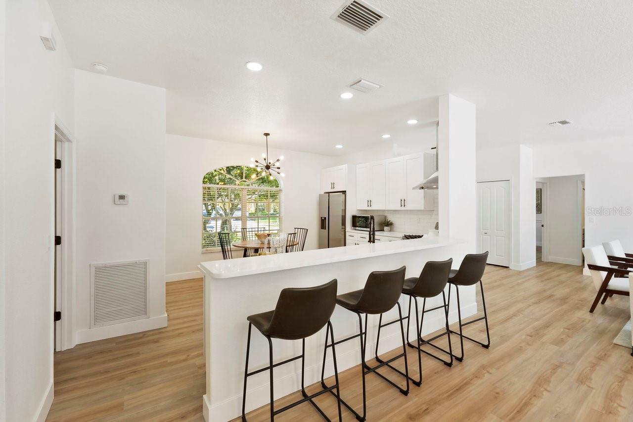 Image 5 of 33 For 970 Ridgewood Terrace