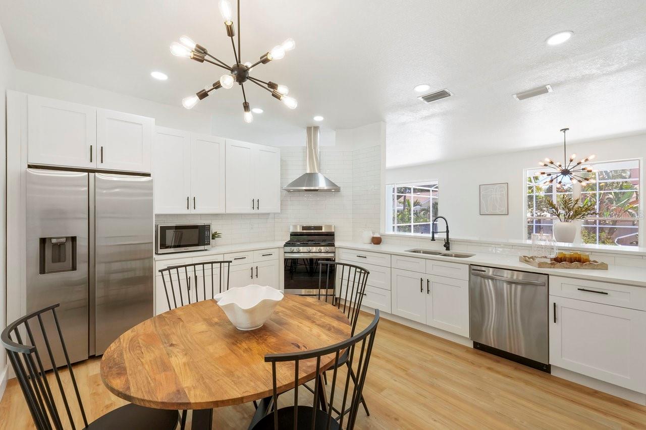 Image 6 of 33 For 970 Ridgewood Terrace