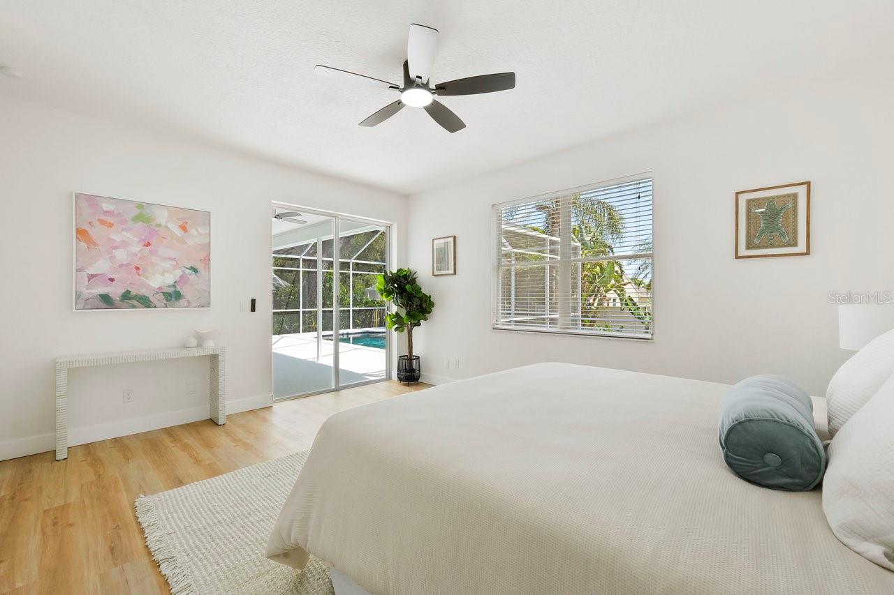 Image 7 of 33 For 970 Ridgewood Terrace