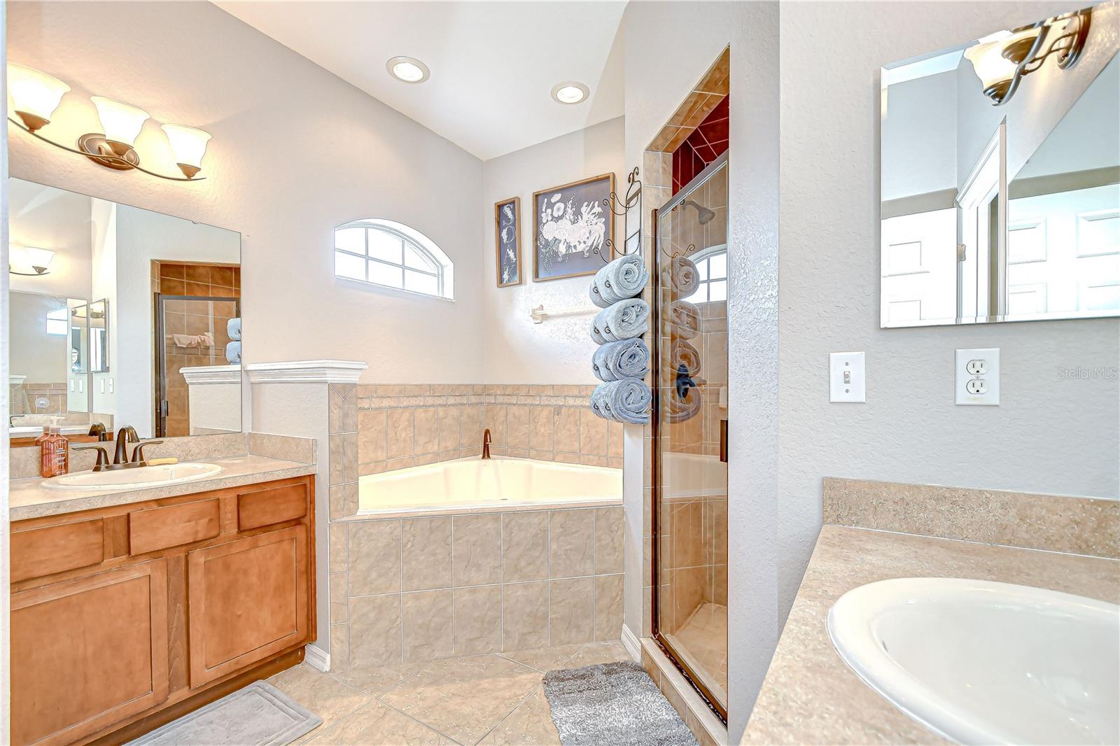 Image 23 of 44 For 6519 Twin Bridges Drive