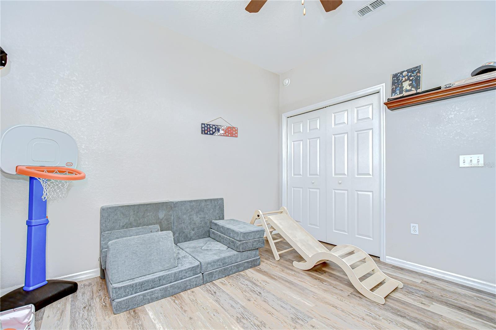 Image 31 of 44 For 6519 Twin Bridges Drive