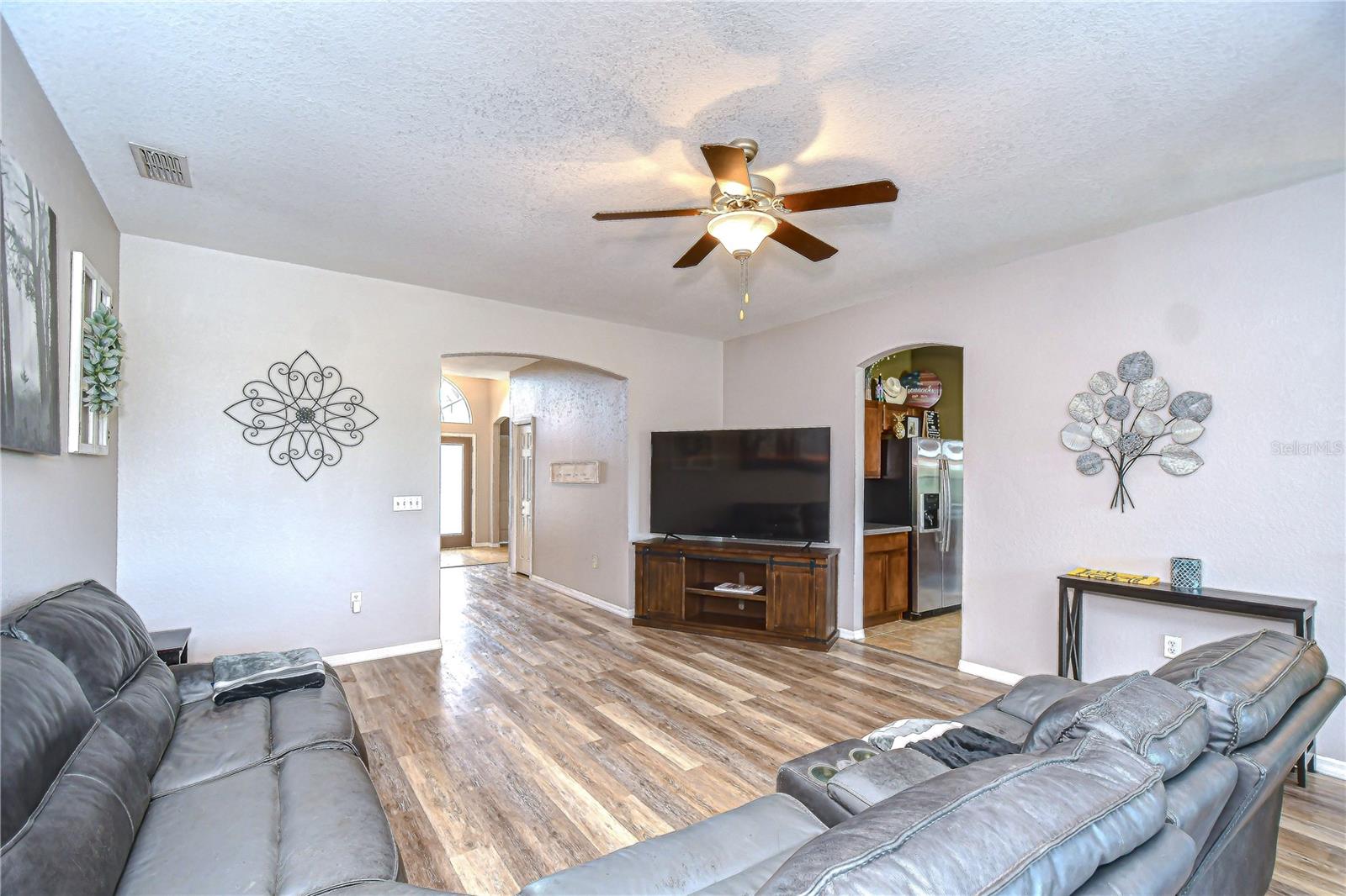 Image 5 of 44 For 6519 Twin Bridges Drive
