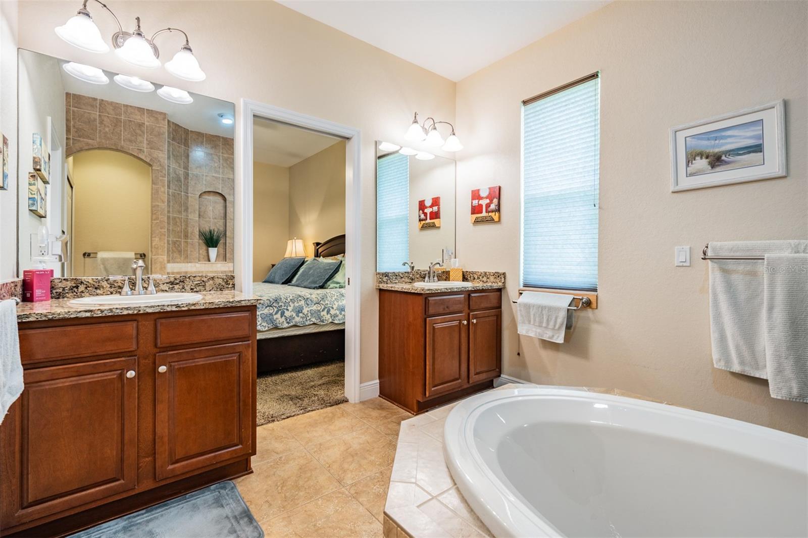 Listing photo id 17 for 13238 Chipout Lane