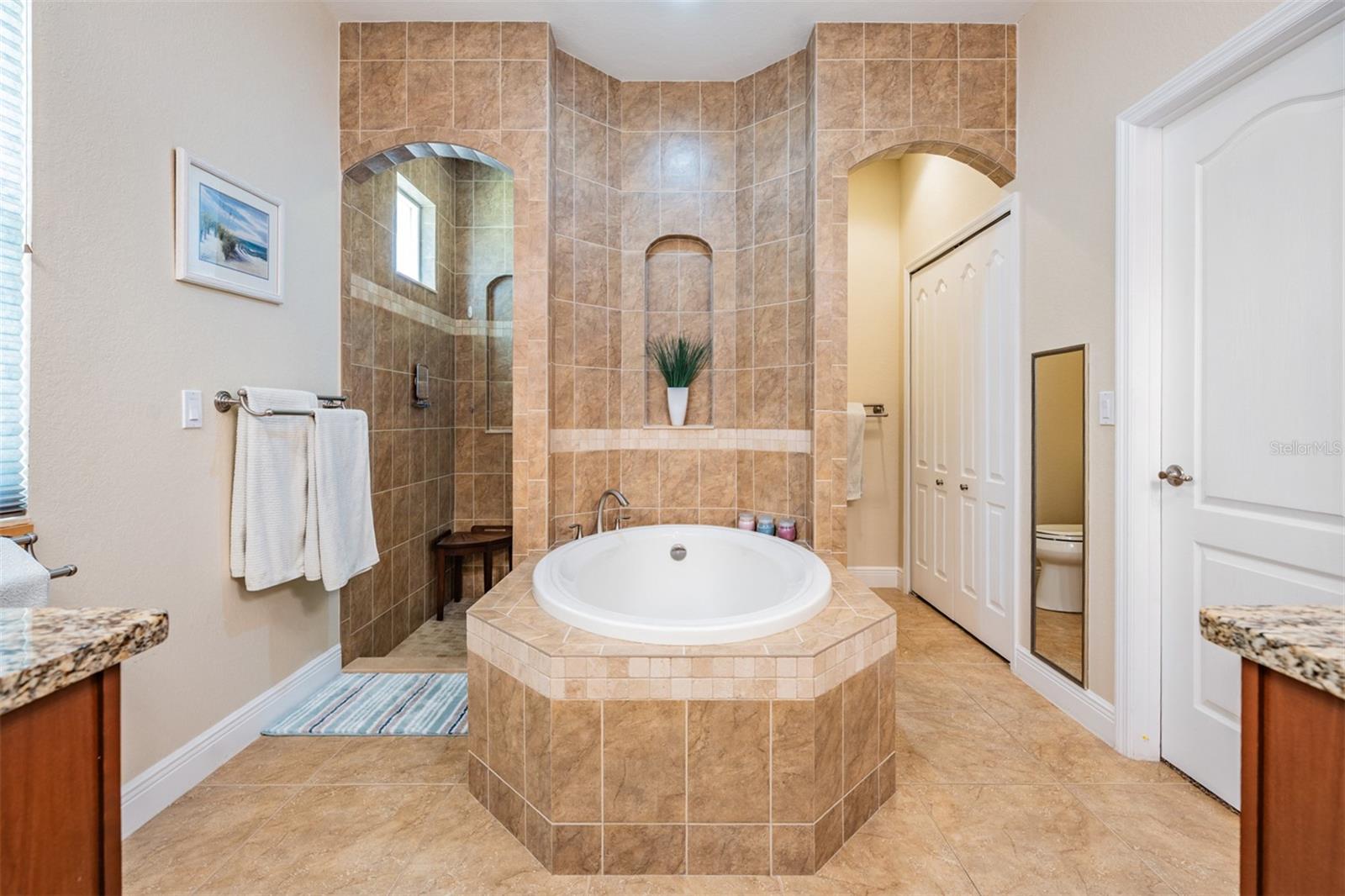 Listing photo id 18 for 13238 Chipout Lane
