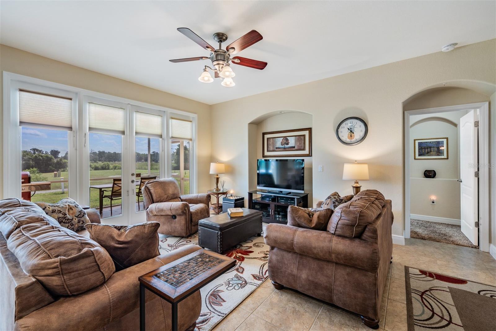Listing photo id 3 for 13238 Chipout Lane