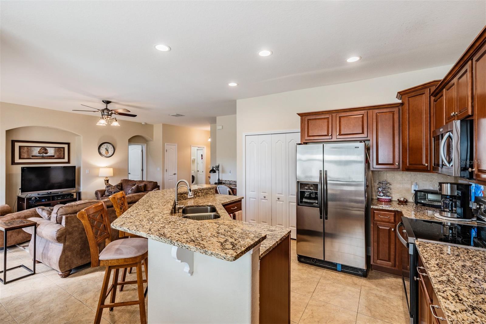 Listing photo id 7 for 13238 Chipout Lane
