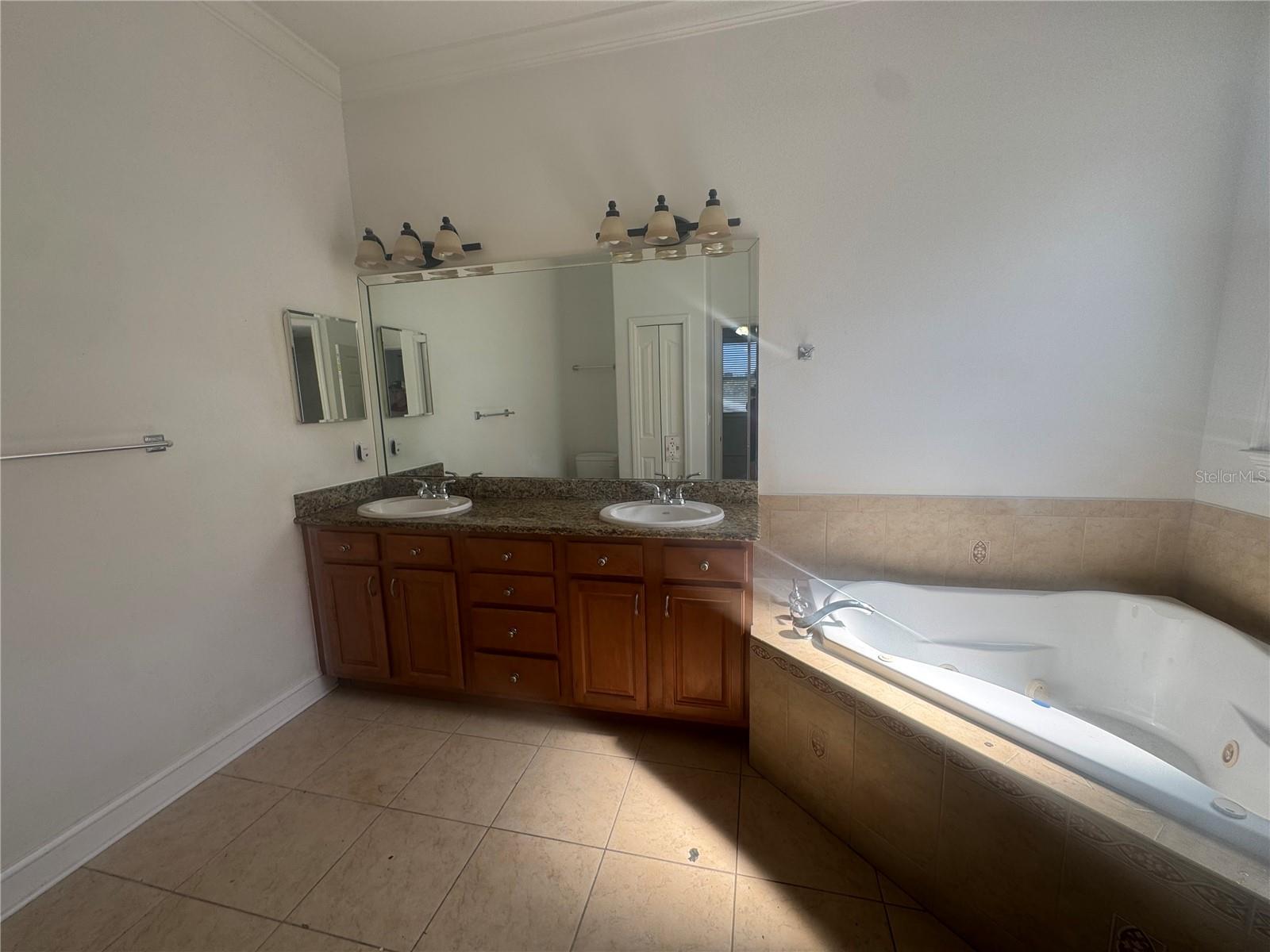 Listing photo id 16 for 7330 New York Avenue
