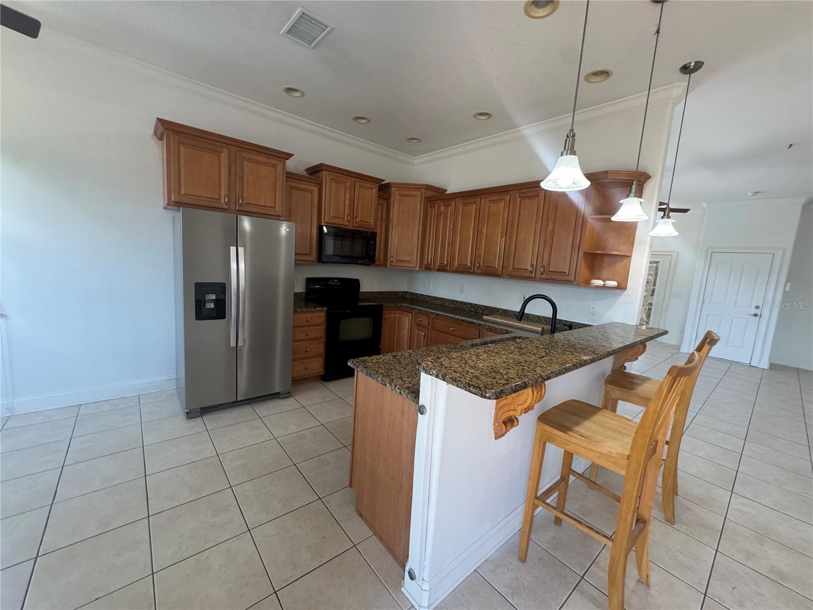 Listing photo id 3 for 7330 New York Avenue