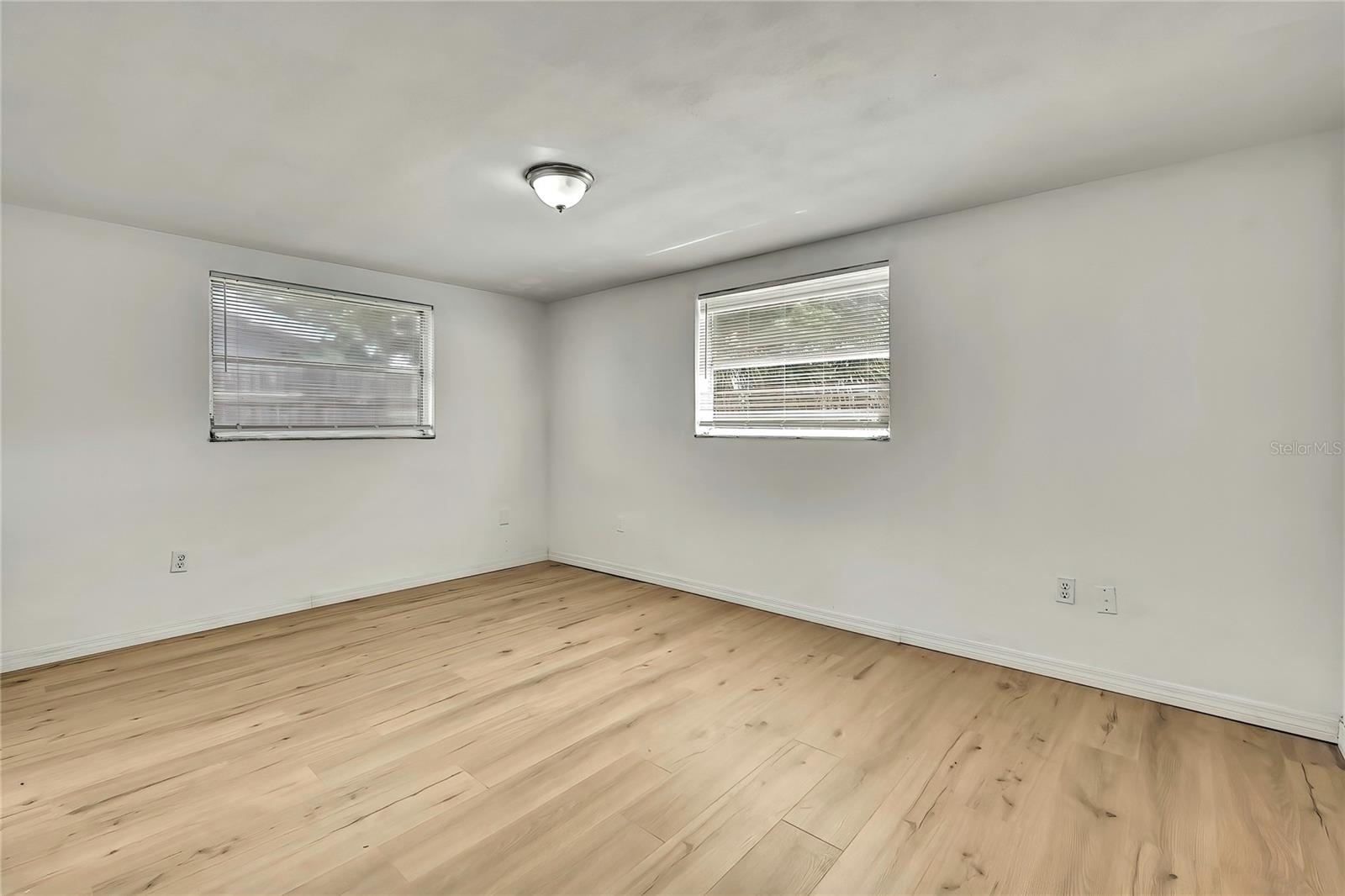 Image 13 of 29 For 11130 White Oak Lane
