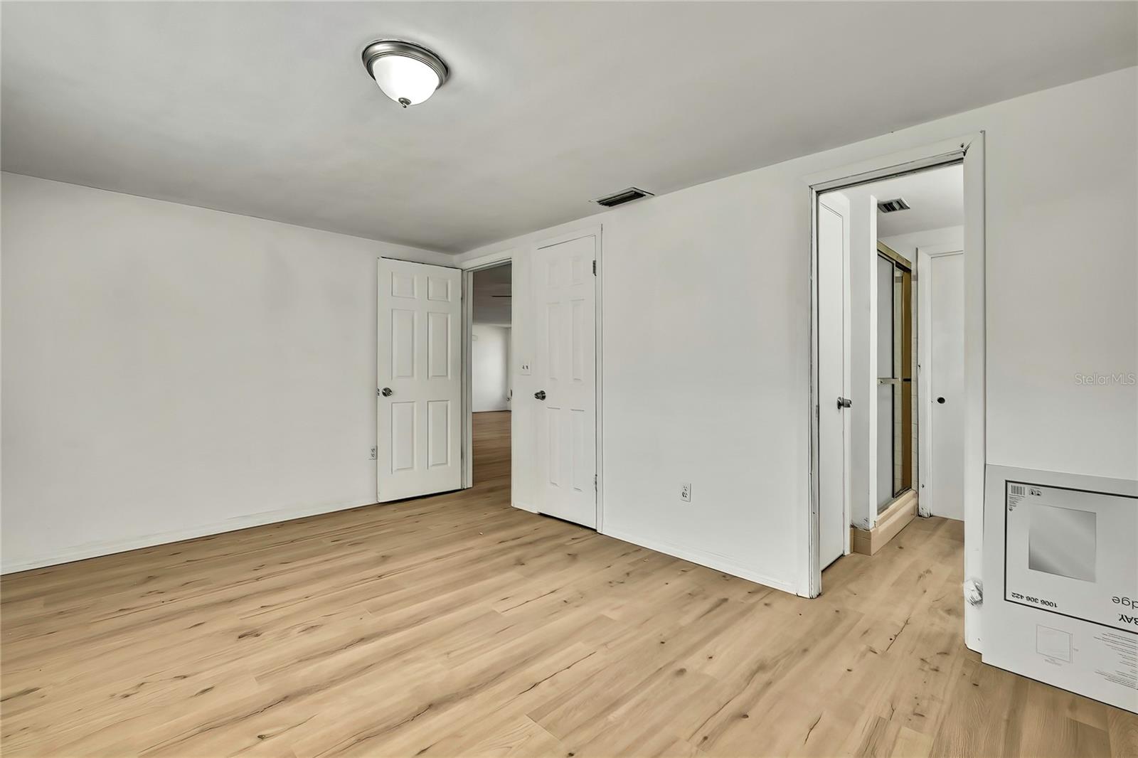 Image 16 of 29 For 11130 White Oak Lane
