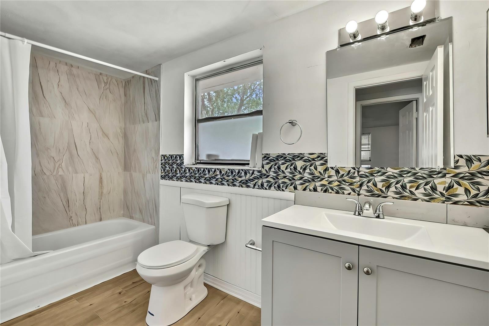 Image 20 of 29 For 11130 White Oak Lane