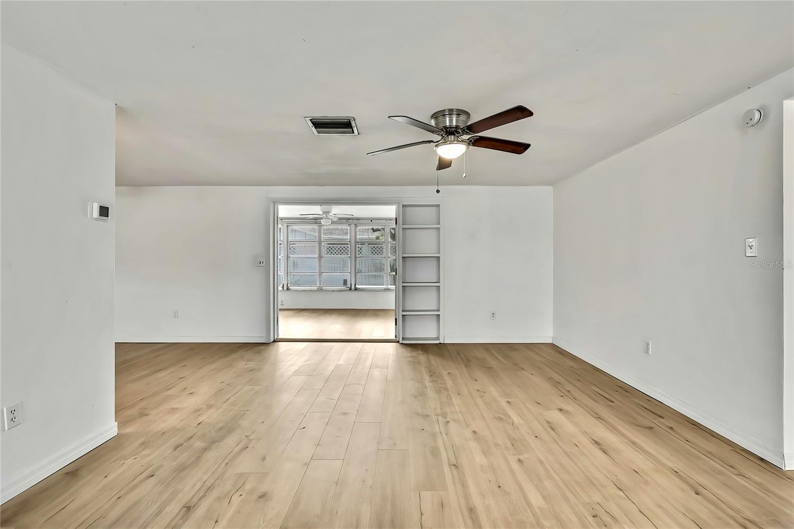 Image 8 of 29 For 11130 White Oak Lane