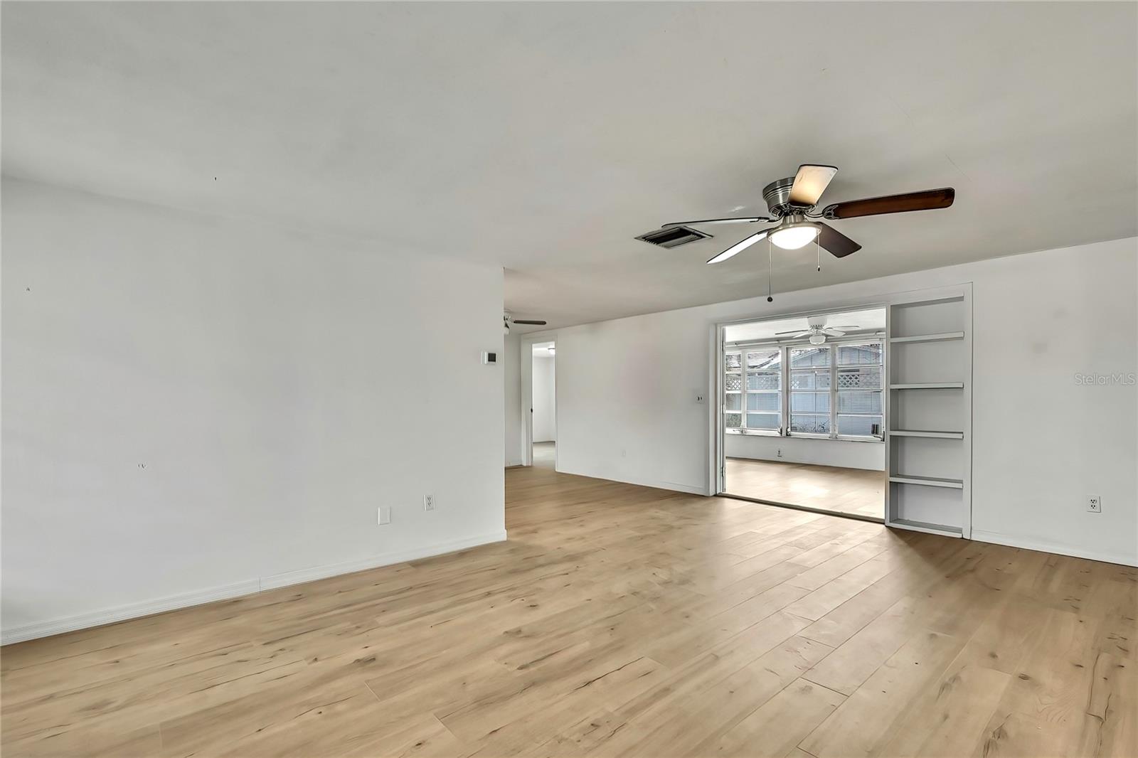 Image 9 of 29 For 11130 White Oak Lane
