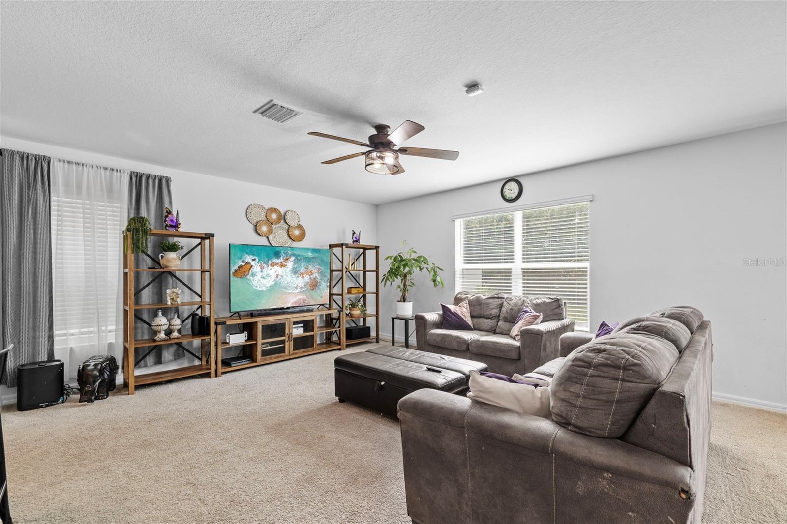 Listing photo id 8 for 13686 Whiskey Daisy Drive