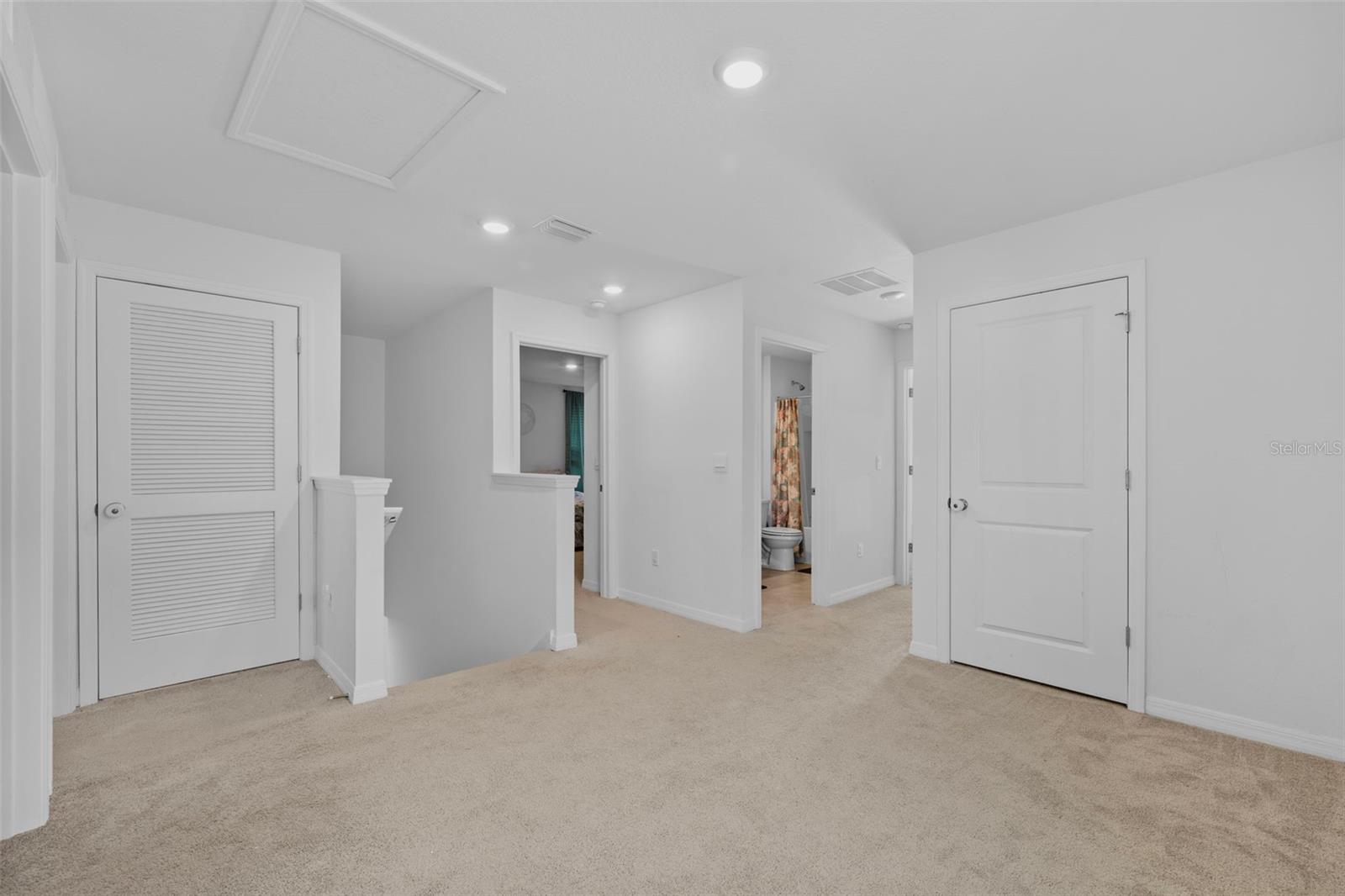 Listing photo id 16 for 13686 Whiskey Daisy Drive