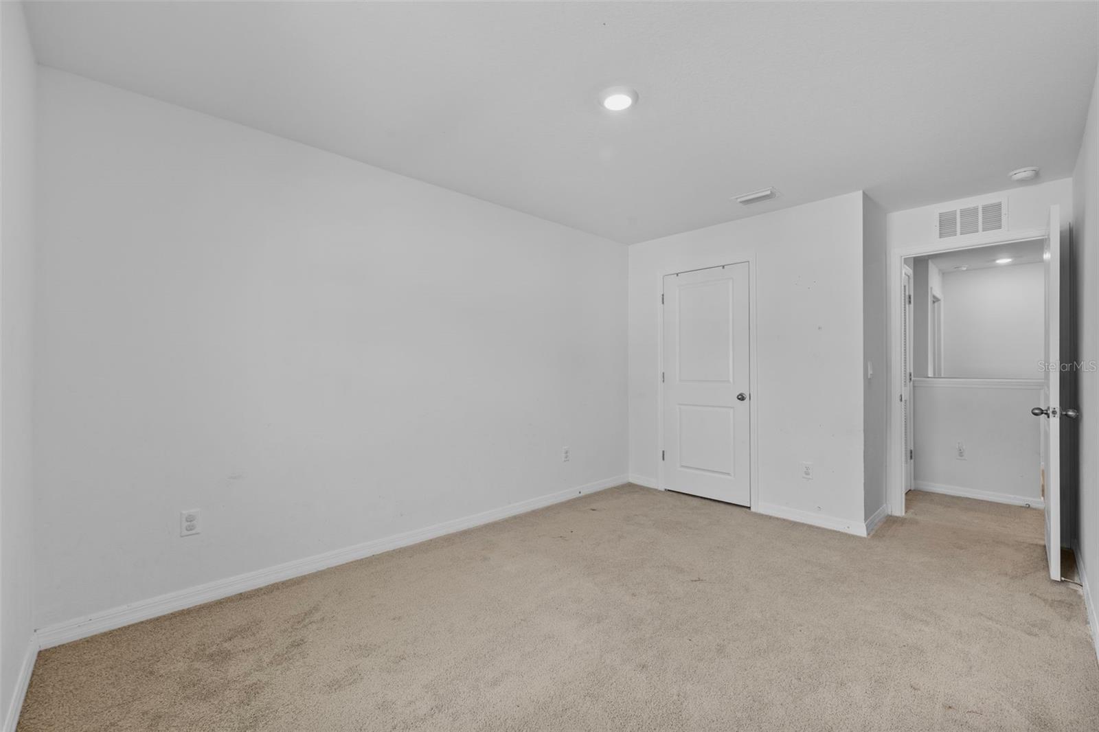 Listing photo id 18 for 13686 Whiskey Daisy Drive