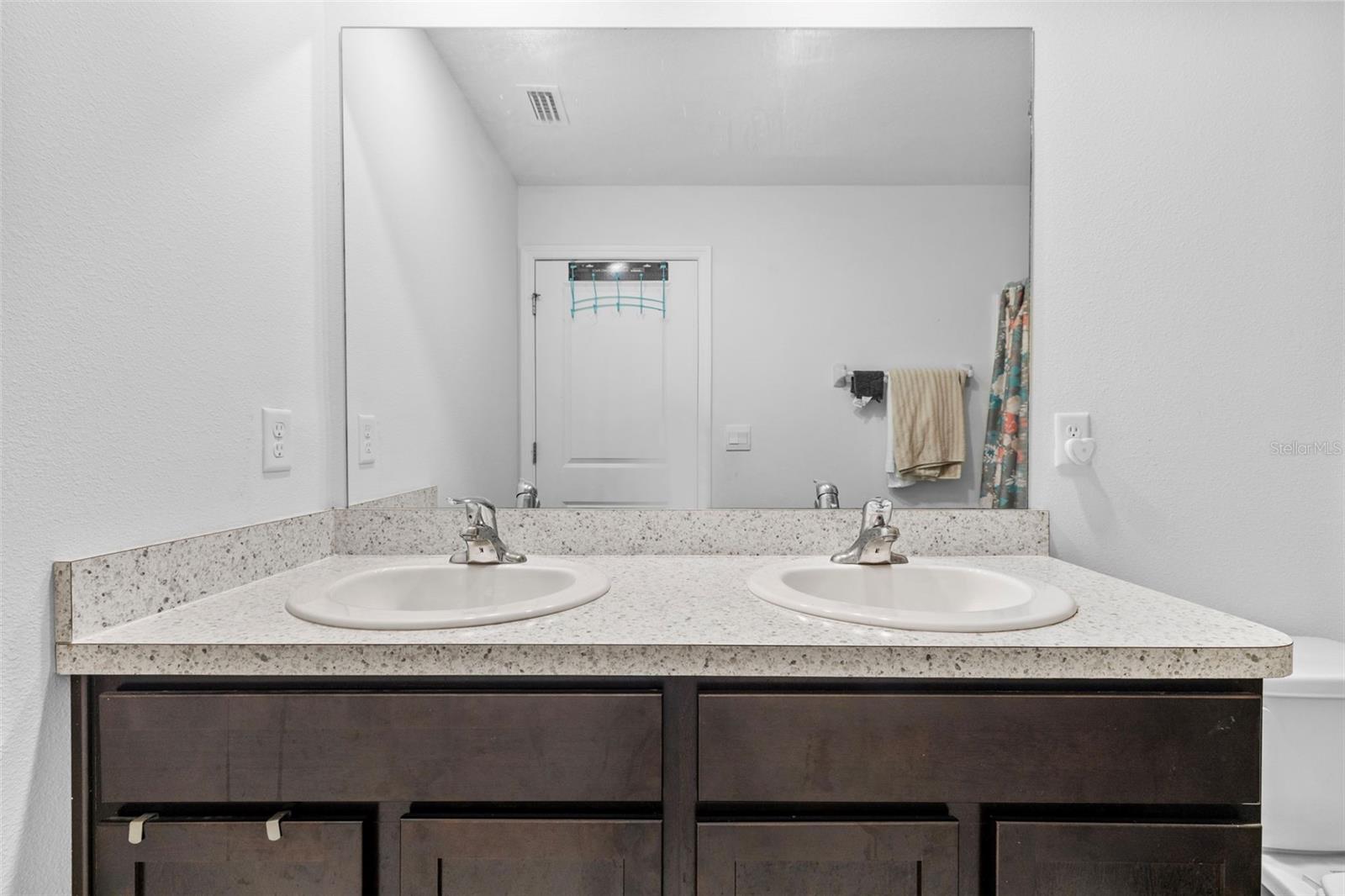 Listing photo id 29 for 13686 Whiskey Daisy Drive