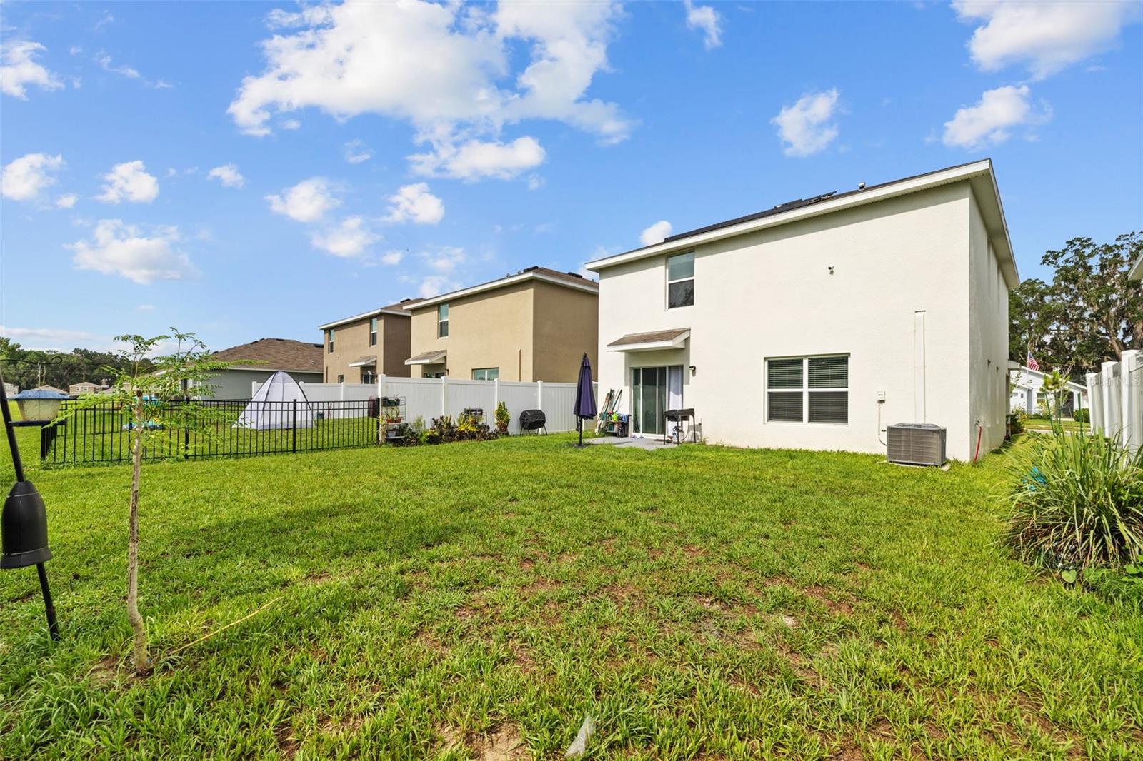 Listing photo id 35 for 13686 Whiskey Daisy Drive