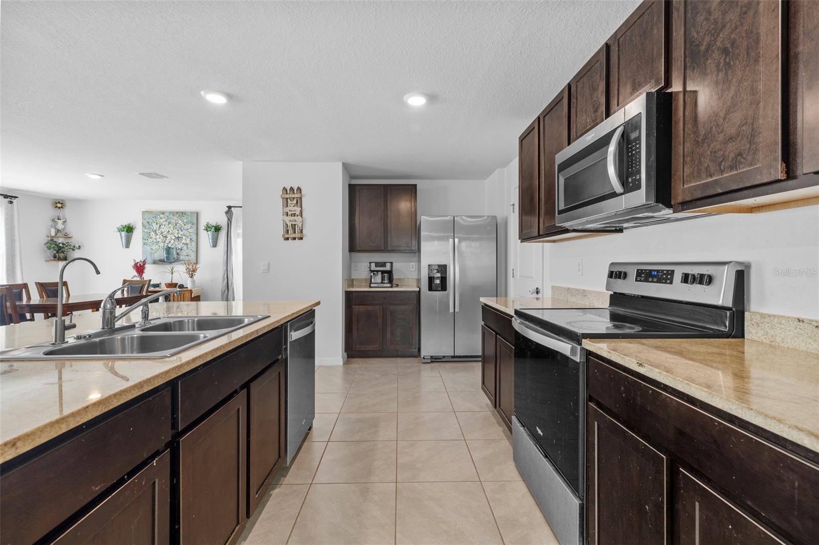 Listing photo id 4 for 13686 Whiskey Daisy Drive