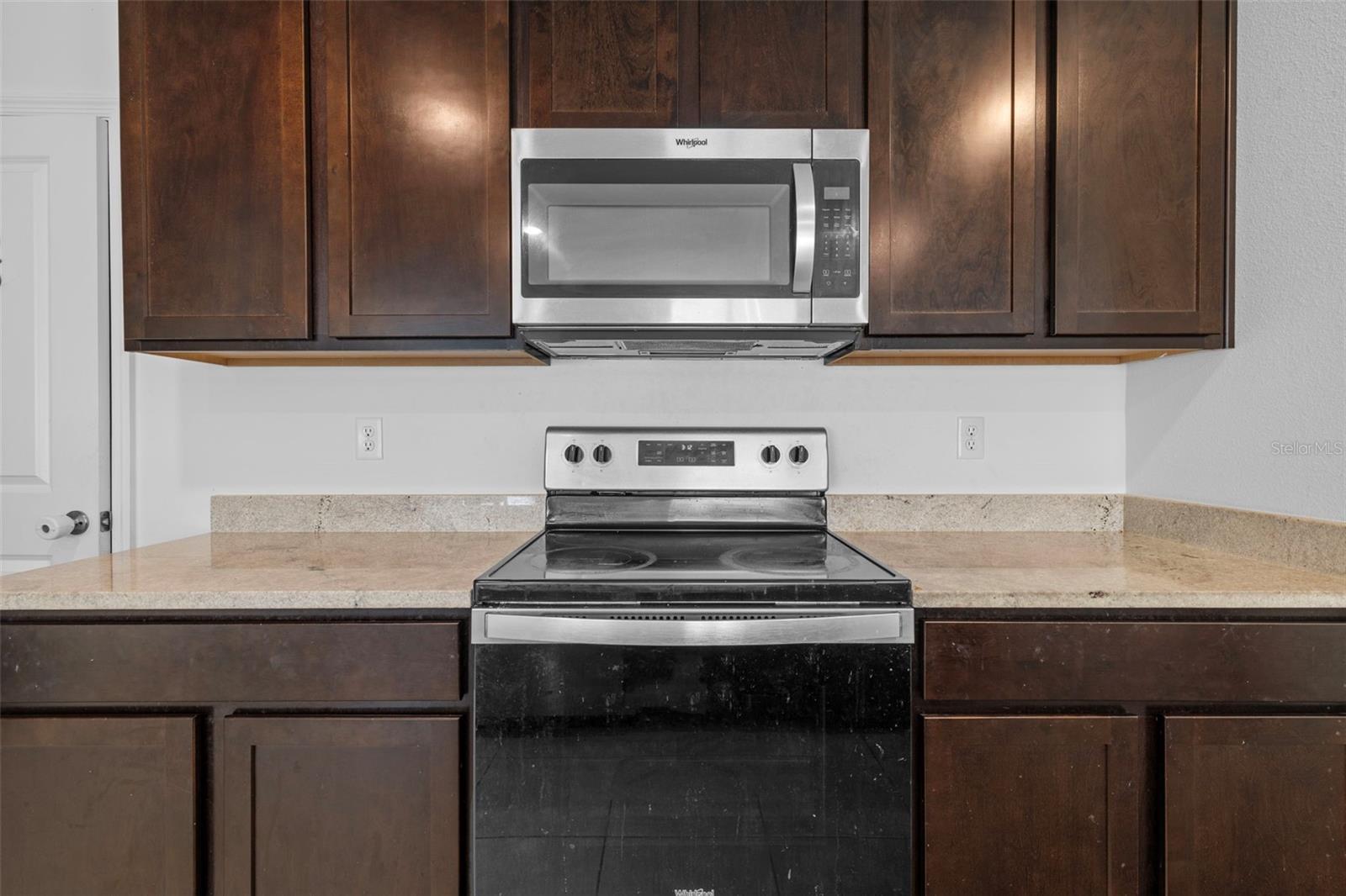 Listing photo id 5 for 13686 Whiskey Daisy Drive