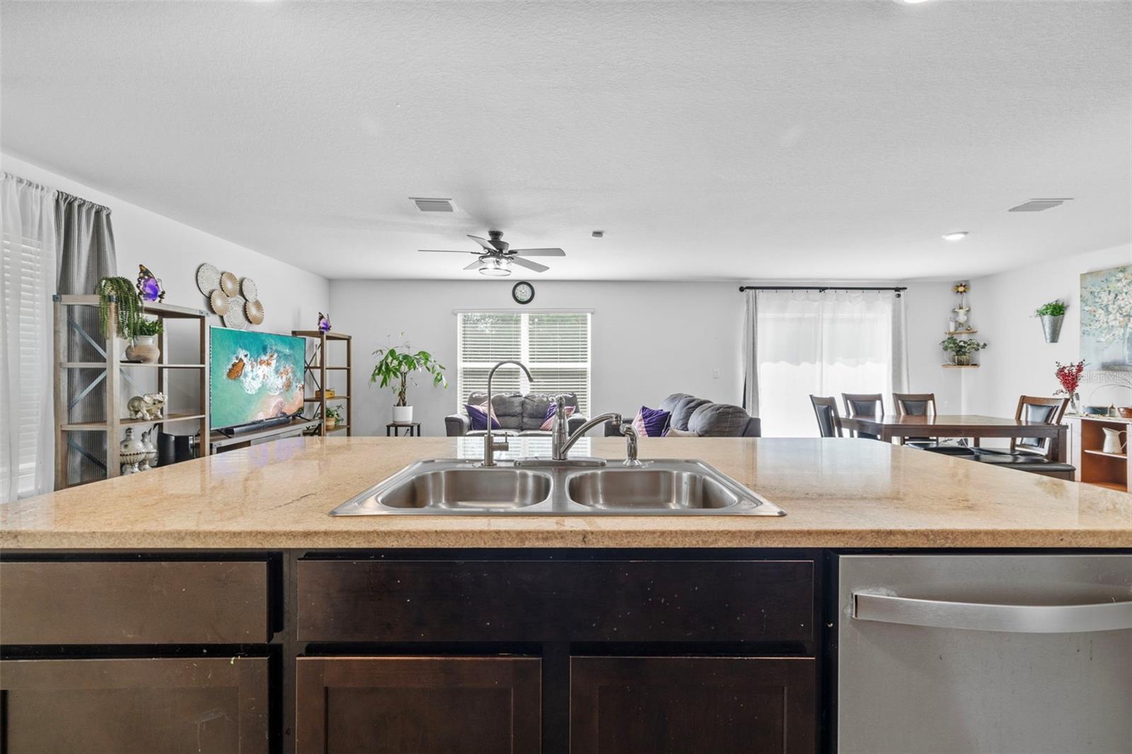 Listing photo id 6 for 13686 Whiskey Daisy Drive