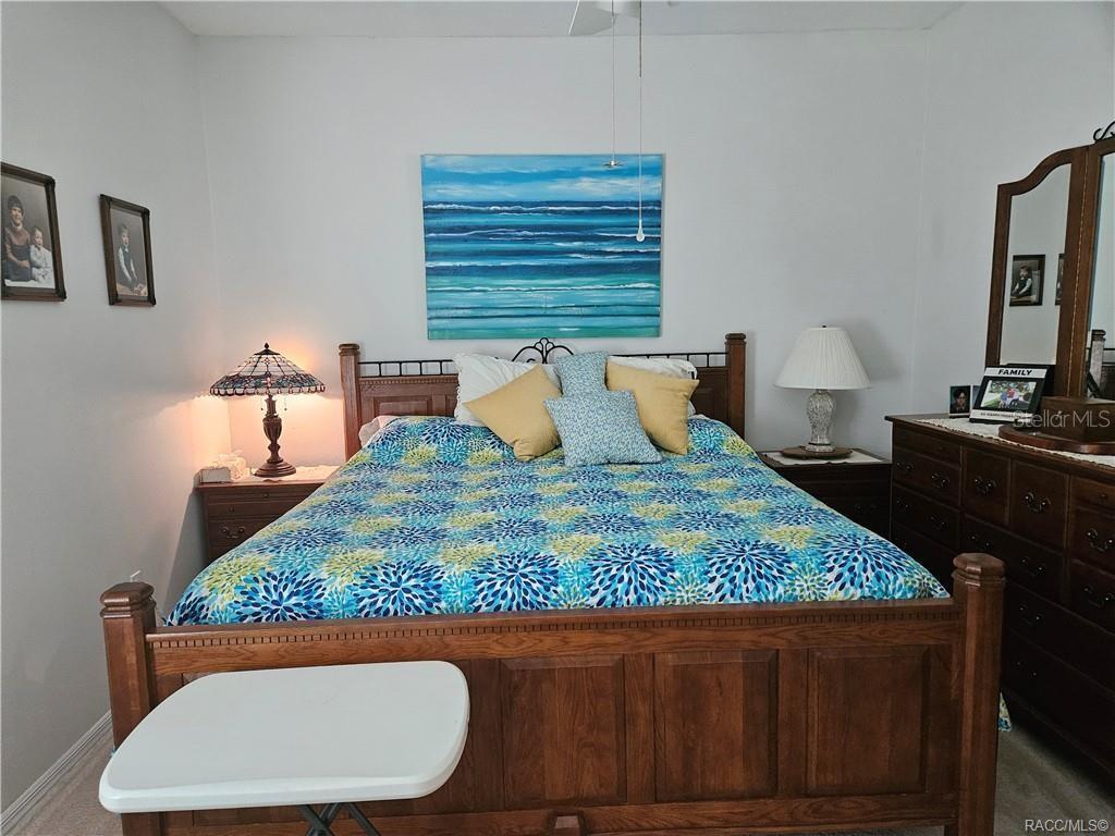 Listing photo id 15 for 4755 El Camino Drive