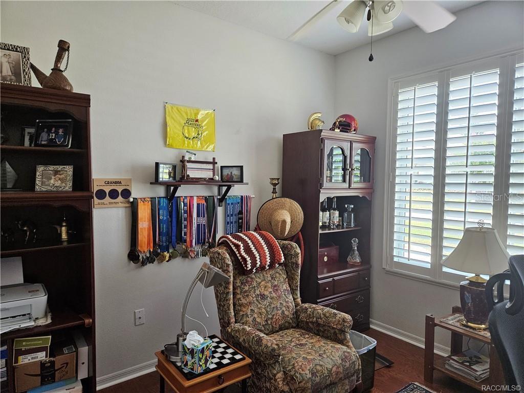Listing photo id 20 for 4755 El Camino Drive