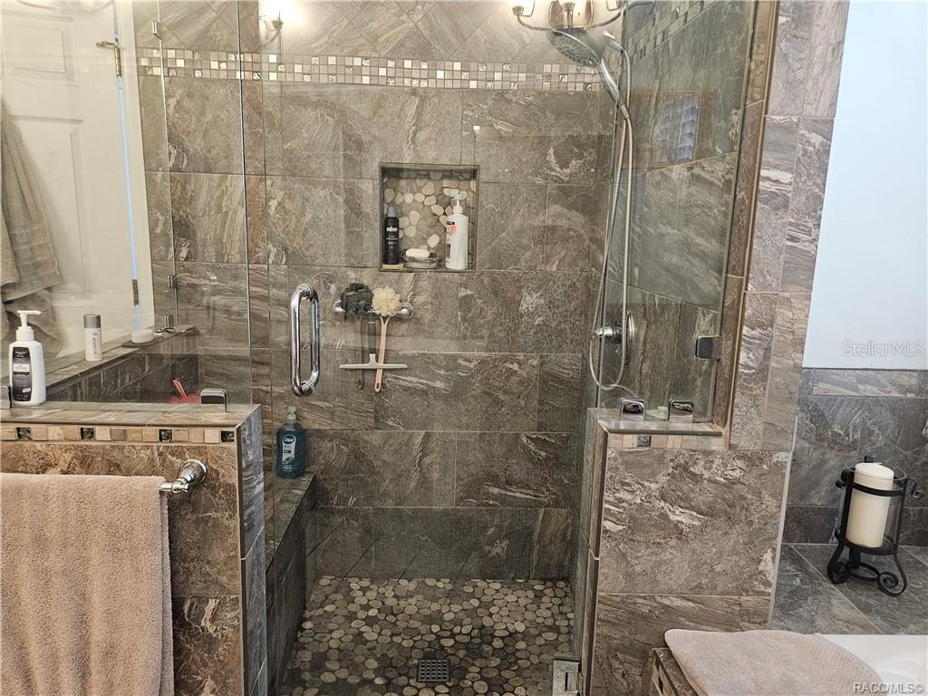Listing photo id 26 for 4755 El Camino Drive