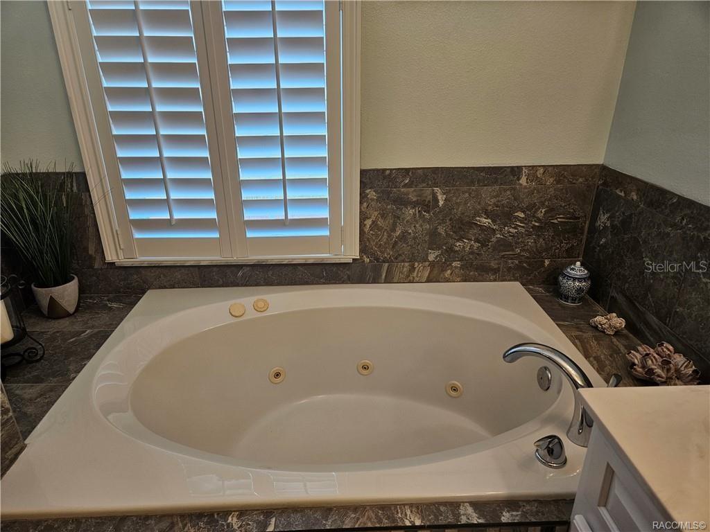 Listing photo id 27 for 4755 El Camino Drive