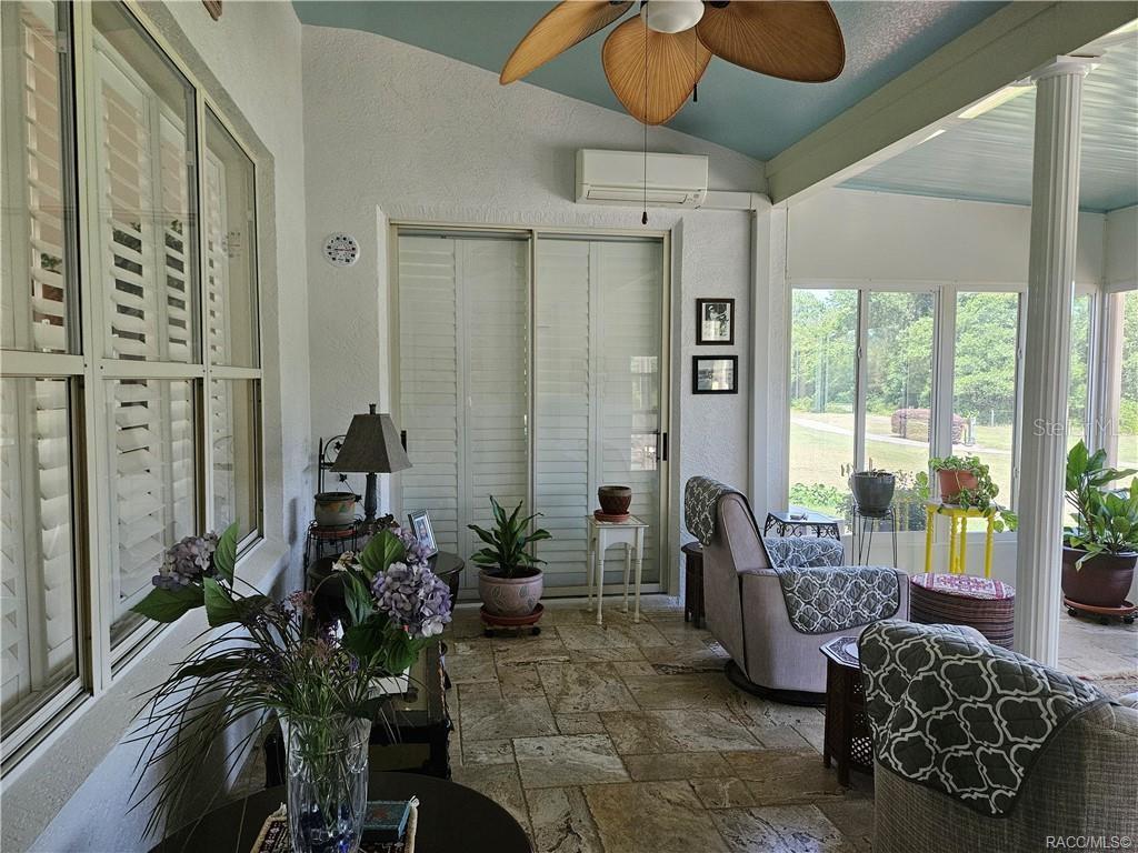 Listing photo id 35 for 4755 El Camino Drive